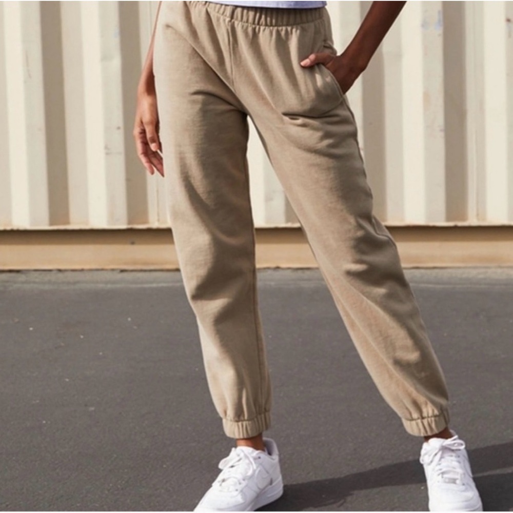 Brandy Melville Rosa Sweatpants light brown/taupe